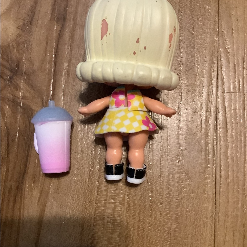 LOL Dolls - Picture 2 of 4